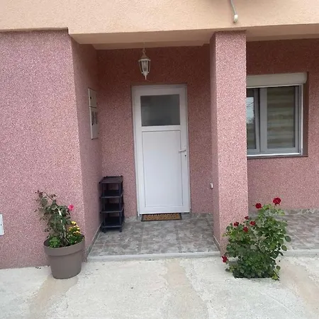 Apartman Helena *